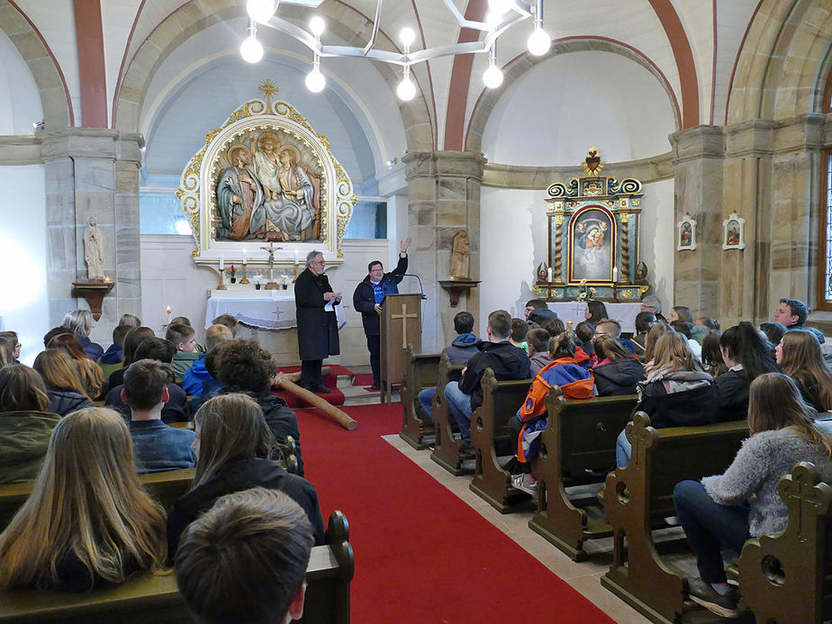 Ökumenischer Jugendkreuzweg in Naumburg (Foto: Karl-Franz Thiede)